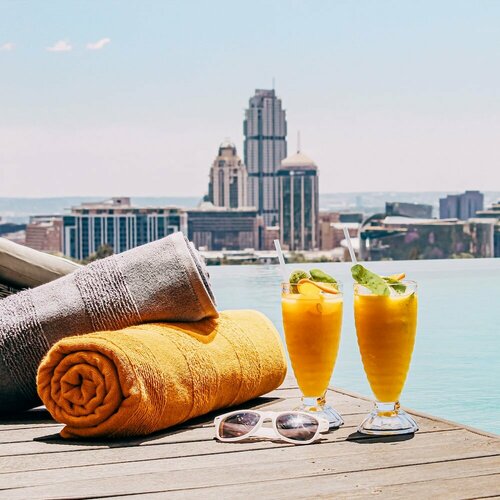 Reserved Suites Illovo, Reservar Hotel Hotéis em Gauteng com Piscina, Piscina