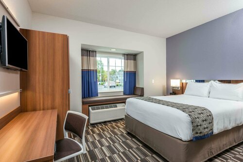 Microtel Inn & Suites by Wyndham Altoona, Забронировать Отель Алтуна Пенсильвания