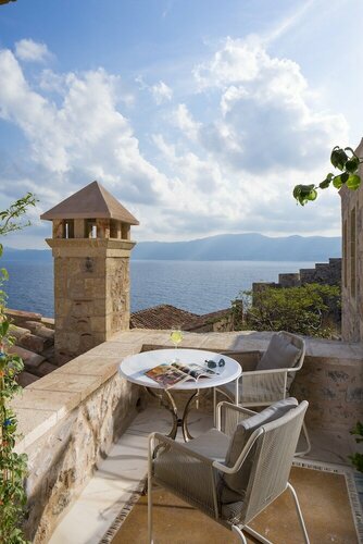 Moni Emvasis Luxury Suites, Забронировать Отель Монемвасия Cape Malea