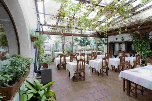 Hotel Restaurante Blanco y Verde, Забронировать Отель Отели Конил-де-ла-Фронтера с парковкой, Парковка