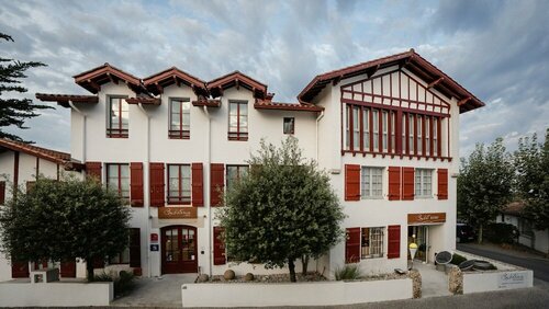 Hôtel Briketenia, Забронировать Отель Отели French Basque Country с парковкой, Парковка