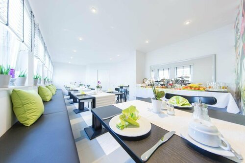Hotel Sirrah, Reserva ahora Hotel Stuttgart Baden-Wurtemberg
