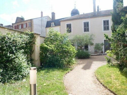 Le Clos des Oliviers, Book Pension Hoteller i Burgund med parkering, Parkering