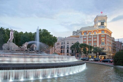 NH Collection Madrid Paseo del Prado, Забронировать Отель Отели Мадрида 5 звезд, рядом с Metropolis Building, 5*