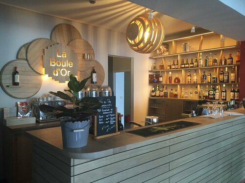 Hôtel Restaurant La Boule dOr, Забронировать Отель Отели Charente с завтраком, Завтраки