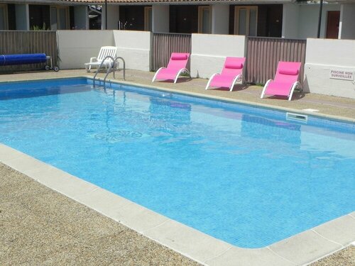 Hotel Les Pins, Забронировать Отель Уртен Жиронда