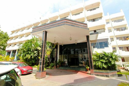 OYO 5861 Ballal residency, Забронировать Отель Отели Бангалора с парковкой, рядом с Bangalore Central Mall, Парковка