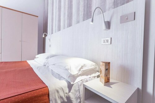 Hotel Dusseldorf, Забронировать Отель Риваззурра Римини