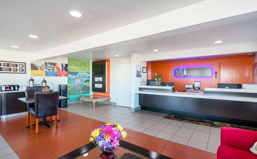 Motel 6