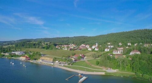 Logis Hôtel lAtelier de Donat, Book Hotel Hoteller i Burgund med parkering, Parkering