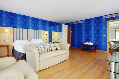 U Hotel Villa-Gomá, Забронировать Отель Romareda Сарагоса