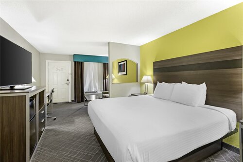 Best Western Inn Florence, Забронировать Отель Отели Южной Каролины с парковкой, Парковка