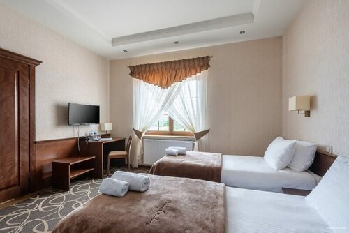 Hotel Dwór Choiny, Réserver Hôtel Hôtels à Lubelskie avec parking, Parking
