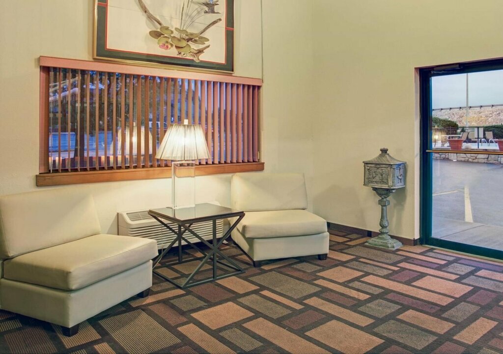 Super 8 Motel - Wentzville