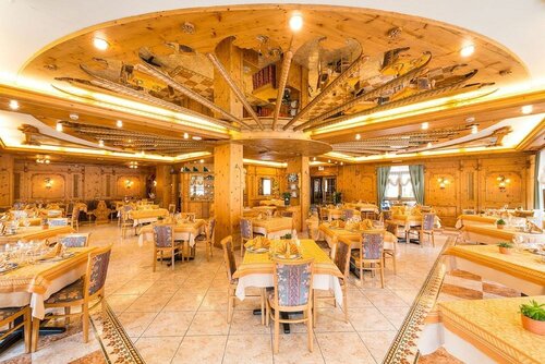 Hotel Ariston, Забронировать Отель Отели Левико-Терме с парковкой, рядом с Термы Левико и Ветриоло, Парковка