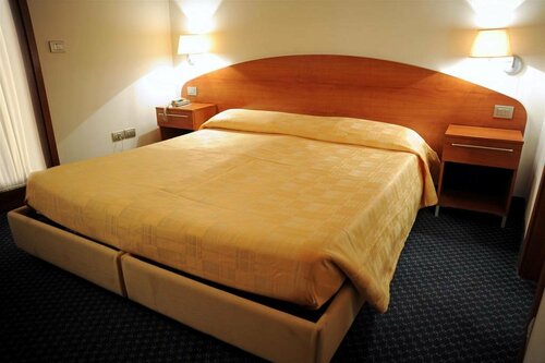 Hotel Vittoria, Забронировать Отель Отели Венеция-Джулия с парковкой, Парковка