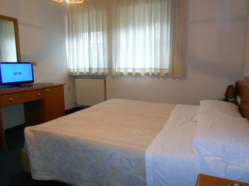 Hotel Ristorante Sagittario, Prenota Hotel Feltre Dolomiti