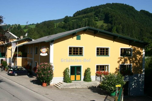 Schliefauhof, Réserver Auberge Randegg 