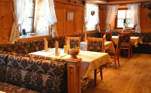 Hotel Bierwirt, Забронировать Отель Отели Инсбрука 4 звезды, 4*