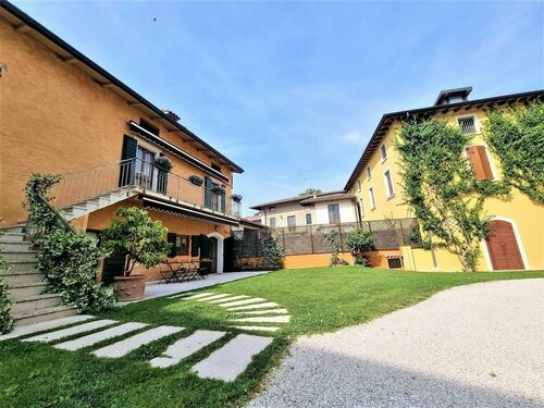 Agriturismo La Filanda, Забронировать Фермерский дом Отели Манерба с завтраком, Завтраки