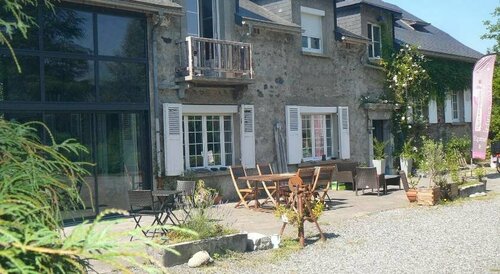 B&B La Grange De Thalie., Book Bed and Breakfast Hoteller i Pyrenees National Park med pool, Swimmingpool