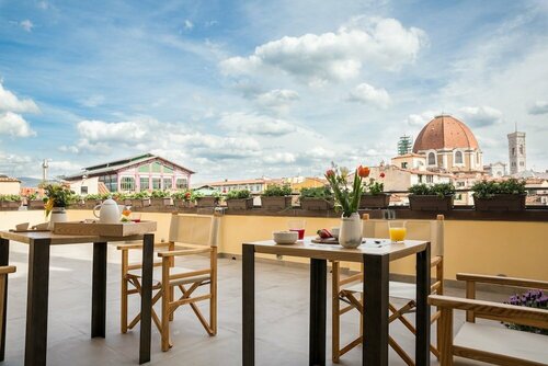 Relais Luce Florence, Забронировать Отель Отели Флоренции с завтраком, рядом с Улица Виа-Фаэнца, Завтраки