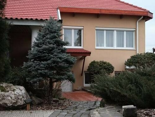 Sebestyén Motel-Apartmanház, Забронировать Мотель Отели Хатван с парковкой, Парковка
