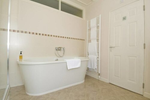 Detmore House, Rezervați Bed and Breakfast Hoteluri de afaceri în Merseyside, 4* 5*