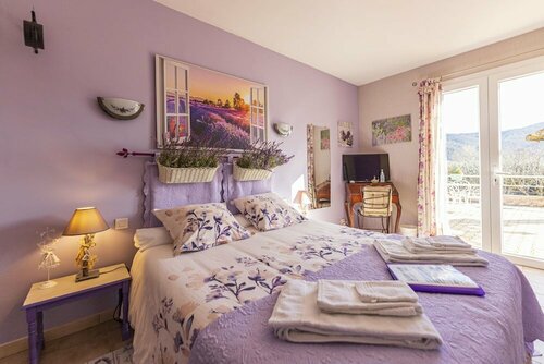 La Bastide des Roses, Prenota Bed & breakfast Régusse 