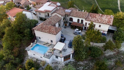 Azienda Agricola Rivella Silvia, Prenota Hotel Cuneo Mondole Ski
