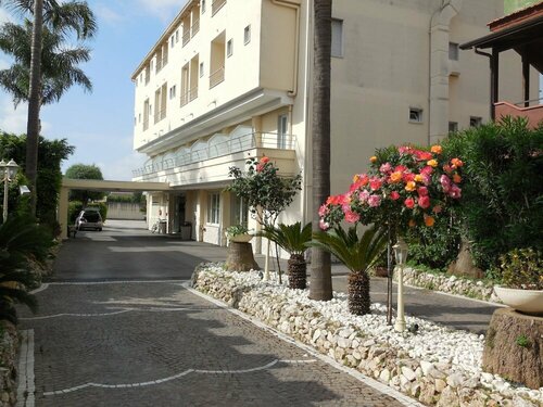 Hotel La Mela, Réserver Hôtel Varcaturo Campanie