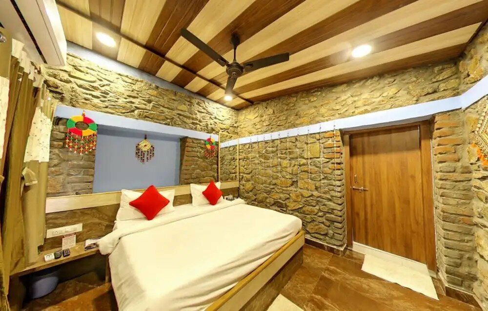 Shri Shanti Villa