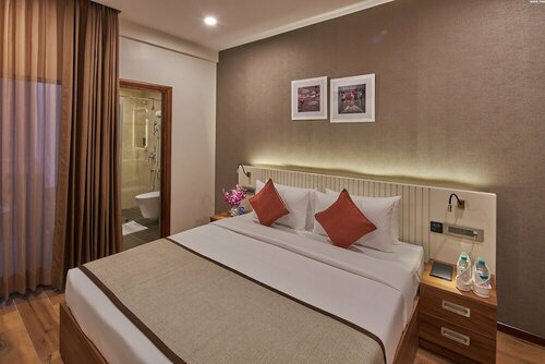 Regenta Inn Grand-ORR, Mahadevapura, Забронировать Отель Отели штата Карнатаки с парковкой, Парковка