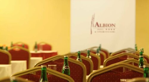 Albion, Boek Hotel Hotels in Praag met parkeren, Parkeren