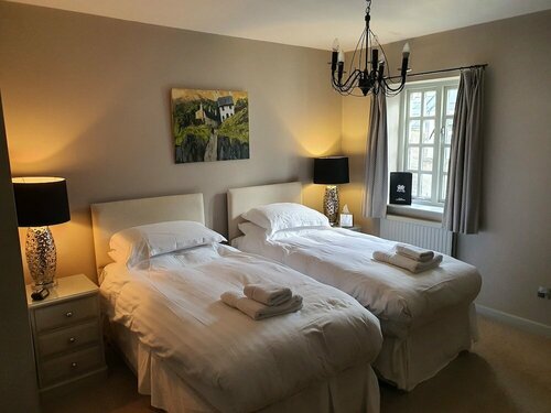 Dragon Inn, Забронировать Гостевой дом Крикхауэлл Brecon Beacons