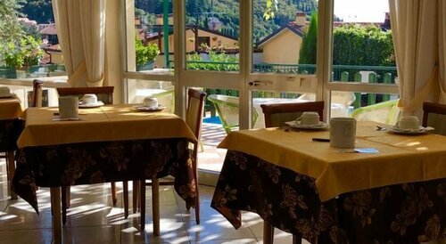 Hotel Giotto, Забронировать Отель Отели Гарды с бассейном, Бассейн