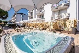 Park Hotel, Забронировать Отель Отели Линьяно-Саббьядоро с бассейном, Бассейн