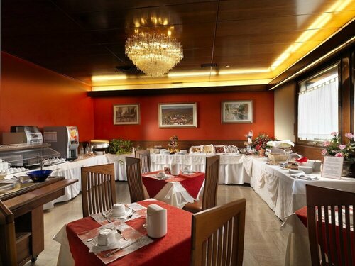 Hotel Al Pino Verde, Забронировать Отель Кампозампьеро Венето