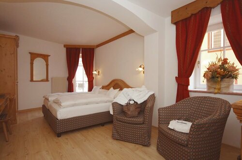 Central Hotel, Забронировать Отель Отели Долины Валь-ди-Фасса с парковкой, Парковка
