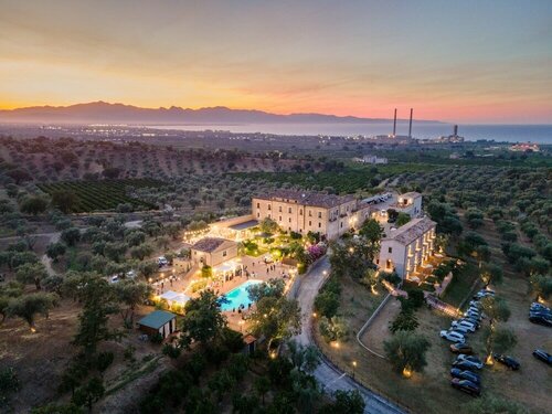 Tenuta Ciminata Greco, Book Pension Hoteller i Rossano med pool, Swimmingpool