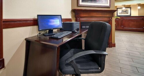 Quality Suites, Забронировать Отель Отели Индиана с парковкой, Парковка