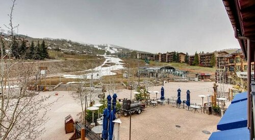 Capitol Peak Lodge Condominiums