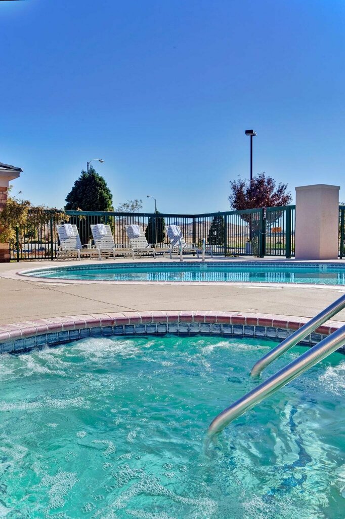 Holiday Inn Express & Suites Tehachapi Hwy 58/Mill St