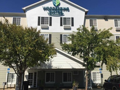 Extended Stay America Select Suites - Tallahassee - Northwest, Забронировать Отель Отели Панхэндл Флориды с парковкой, Парковка