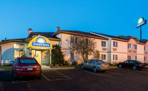 Days Inn by Wyndham West-Eau Claire, Rezervați Hotel Eau Claire Wisconsin