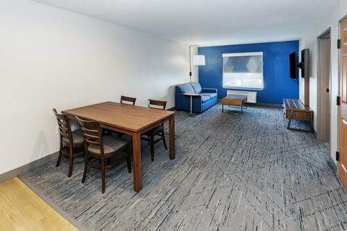 Holiday Inn Express & Suites Tulsa S Broken Arrow Hwy 51, an IHG Hotel, Réserver Hôtel Hôtels à Oklahoma avec piscine, Piscine