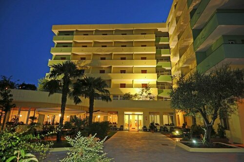 Hotel Terme Paradiso, Забронировать Отель Абано-Терме Euganean Hills
