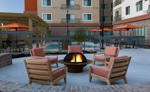 Отель Courtyard by Marriott Fort Worth Historic Stockyards, Забронировать Отель Stockyards Форт-Уэрт