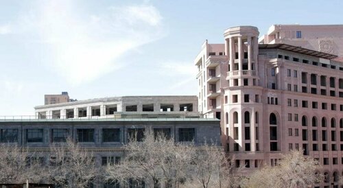 FlatsInYerevan In The City Center, Забронировать Отель Ереван Армения, рядом с Республиканский стадион