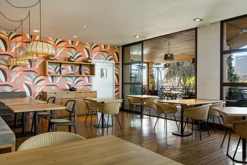 Radisson Hotel Tamboho Waterfront Antananarivo, Забронировать Отель Отели Антананариву с завтраком, рядом с Antananarivo Pirate Museum, Завтраки
